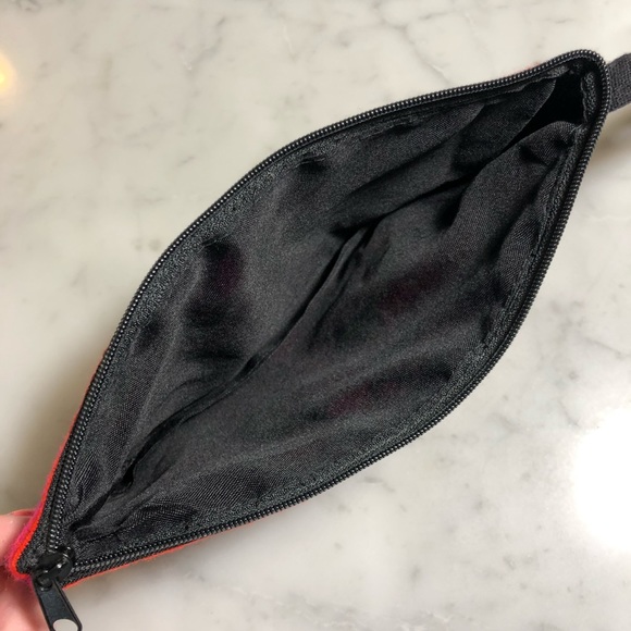 Embroidered Floral Wristlet 🌺 - Picture 5 of 5